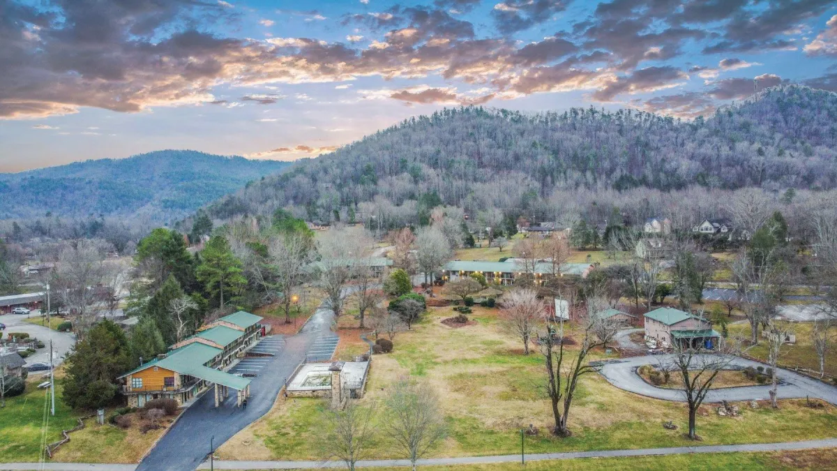 Tremont Lodge and Resort aerial scenic view