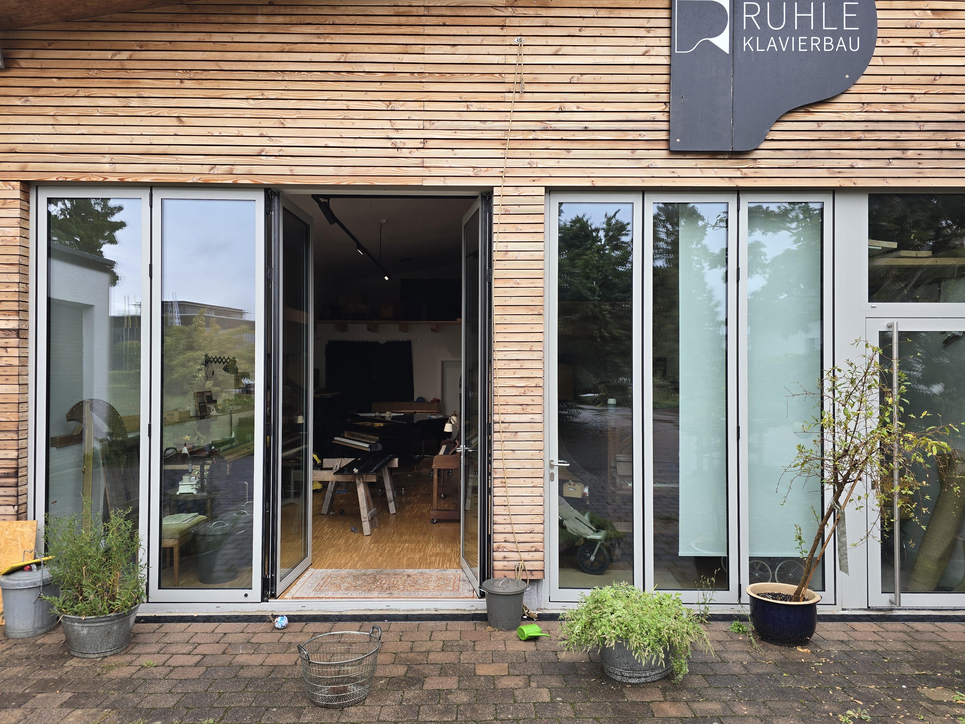 Werkstatt / Schaufenster Klavierwerkstatt Heilbronn