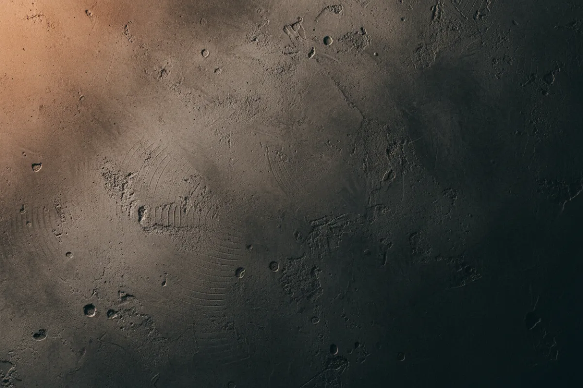 Desaturated minimal texture