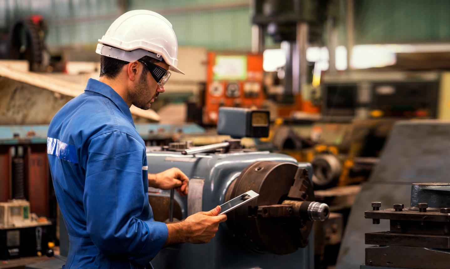 How Small Manufacturers in Ontario Can Use AI