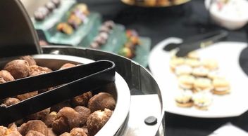 Custom Warm Donut Bar