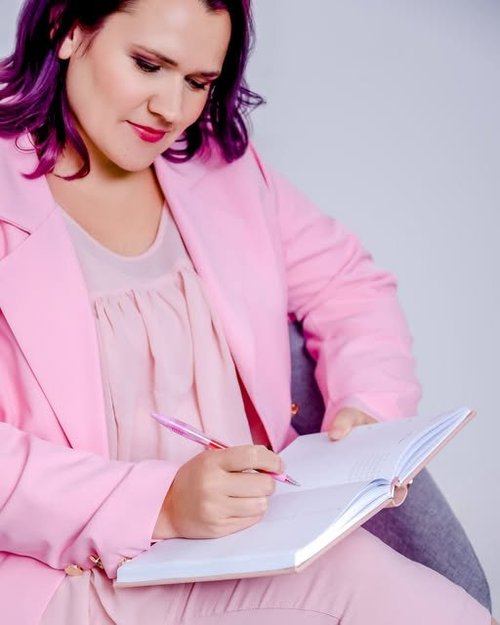 How Local Shops Turn Foot Traffic into Online Sales