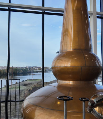 Copper whisky still