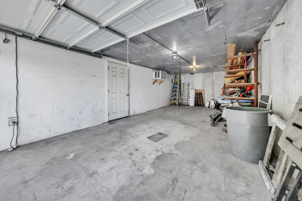 Living space in the attached apartment