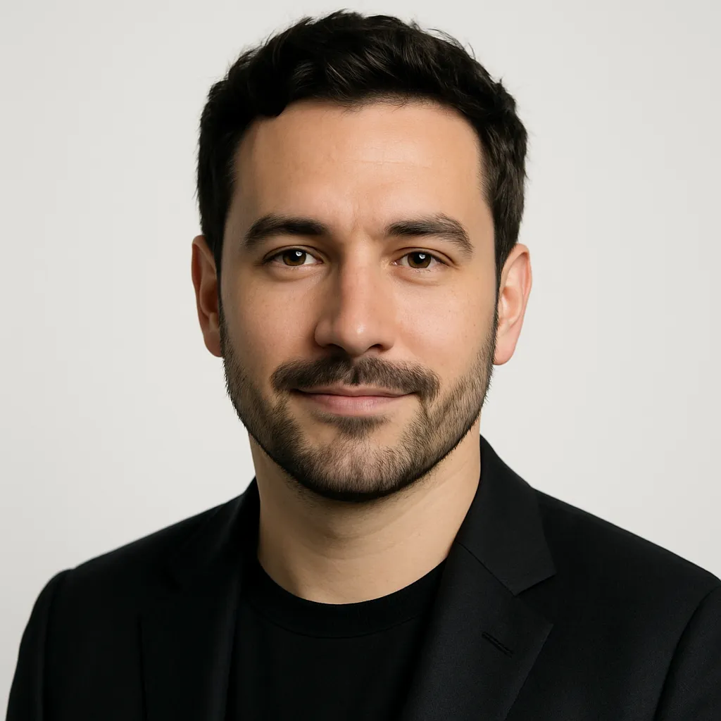 Portrait of Alex Rivera, founder of Turbolist