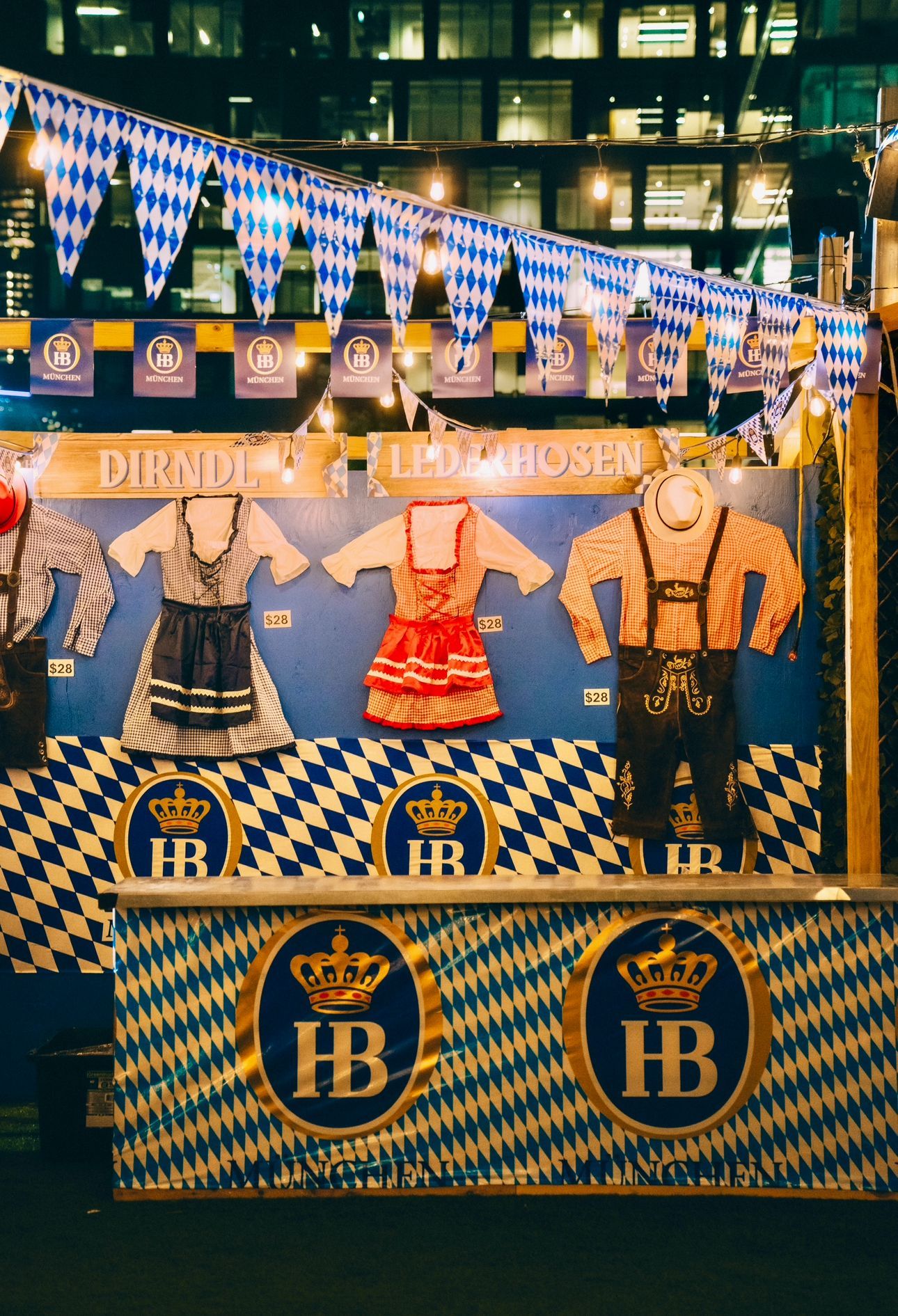Lederhosen & Dirndl Shop