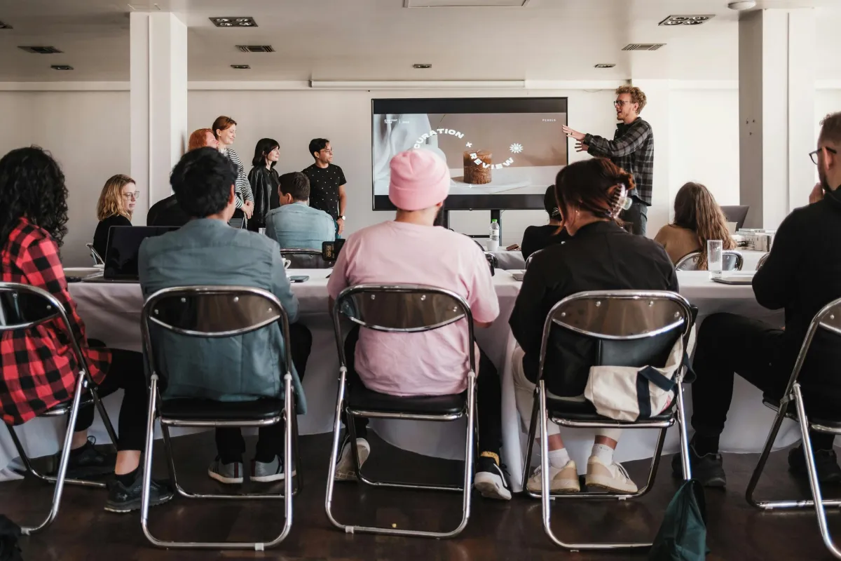 Photography Workshops and Courses: Learning from Experienced Photographers