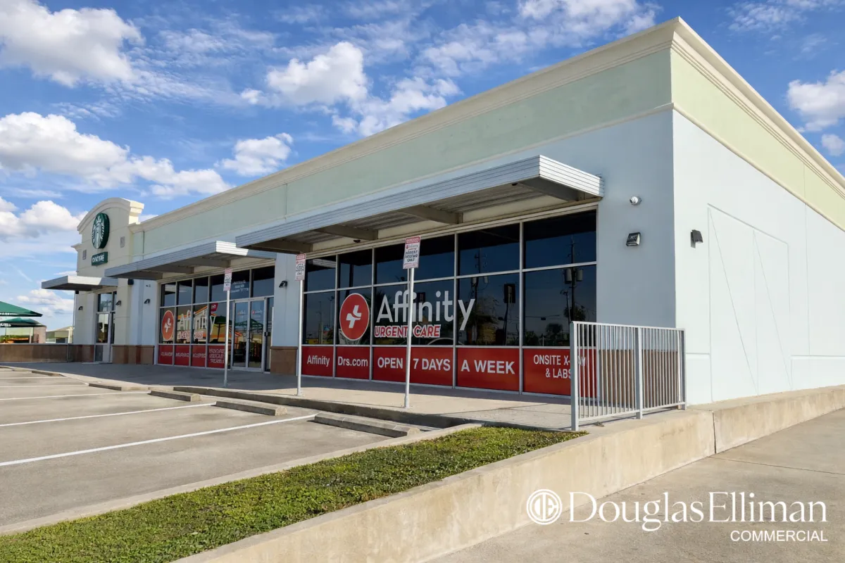 2808 61st Street, Galveston TX: High-Visibility Commercial Property on 61st Street