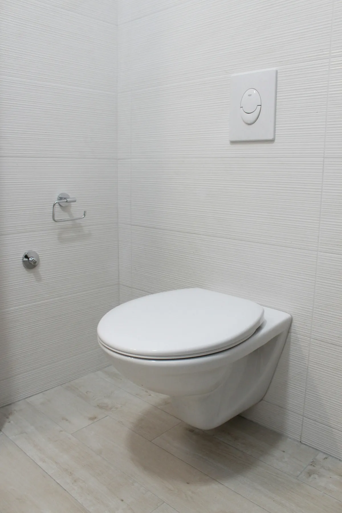 How to Expertly Clean Toilet Bowl Stains