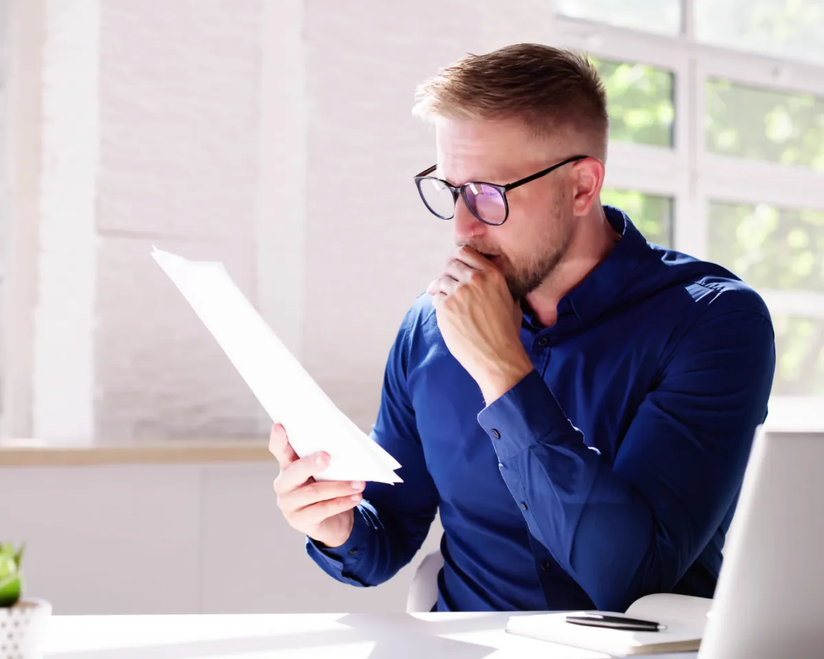 Facturación sin Fricción: Por qué tu cliente paga a otros antes que a ti.