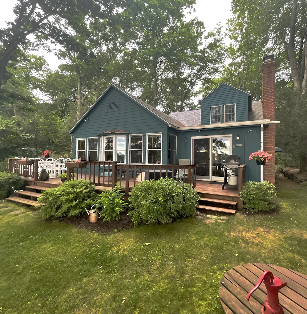What is the best color for a small house exterior?