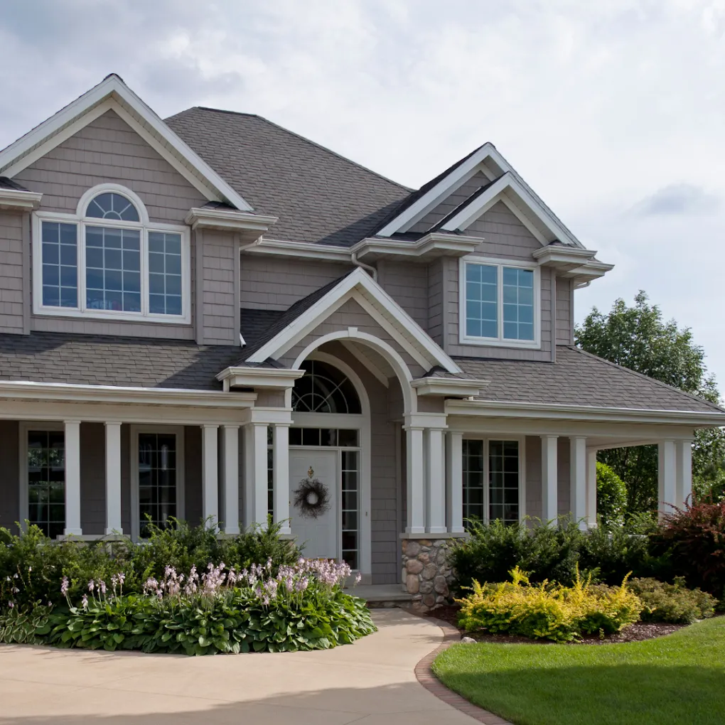 Gray house with white trim: A timeless exterior color combination
