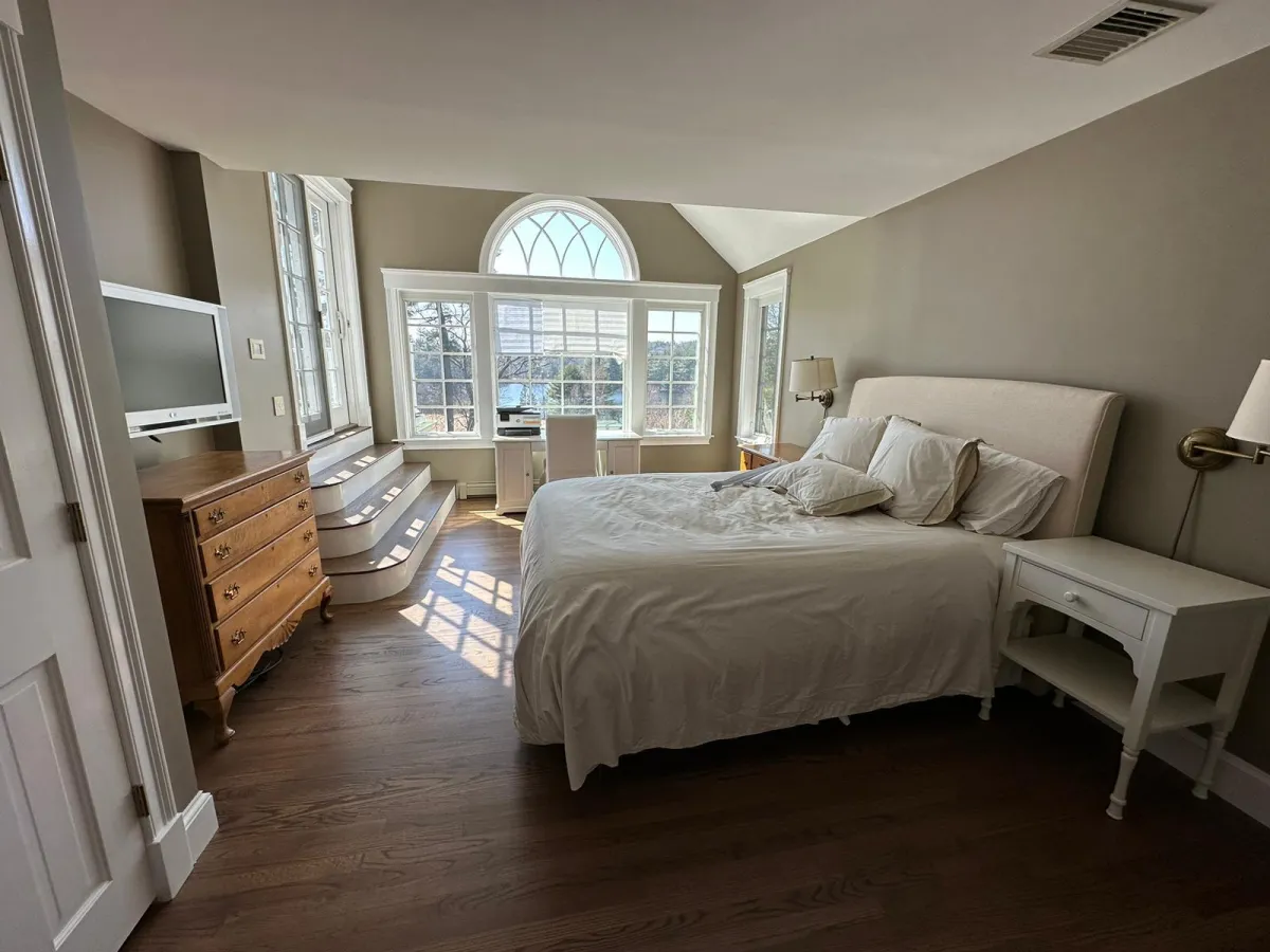 How Much to Paint a Bedroom – Cost Breakdown & Estimates