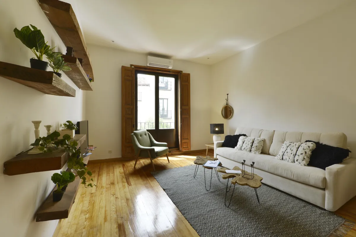 How to Paint a Small Living Room to Look Bigger