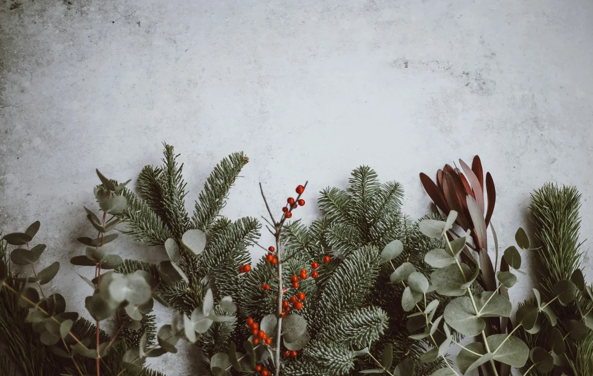 DIY Holiday Wreaths: Crafting with Evergreen Branches, Ribbons, and Ornaments