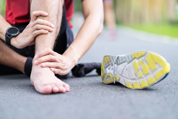 man with achilles tendon pain