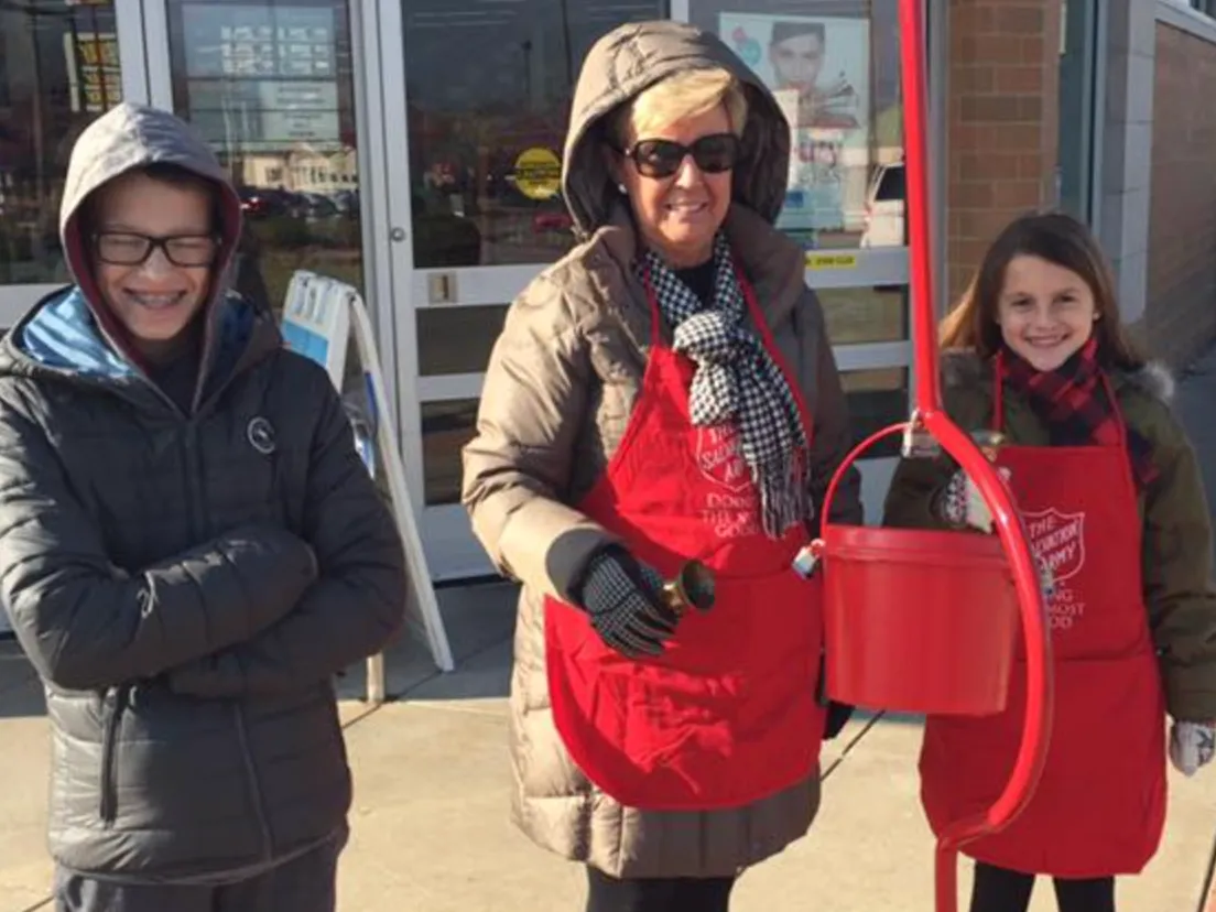 Pat Taulbee ringing for Salvation Army