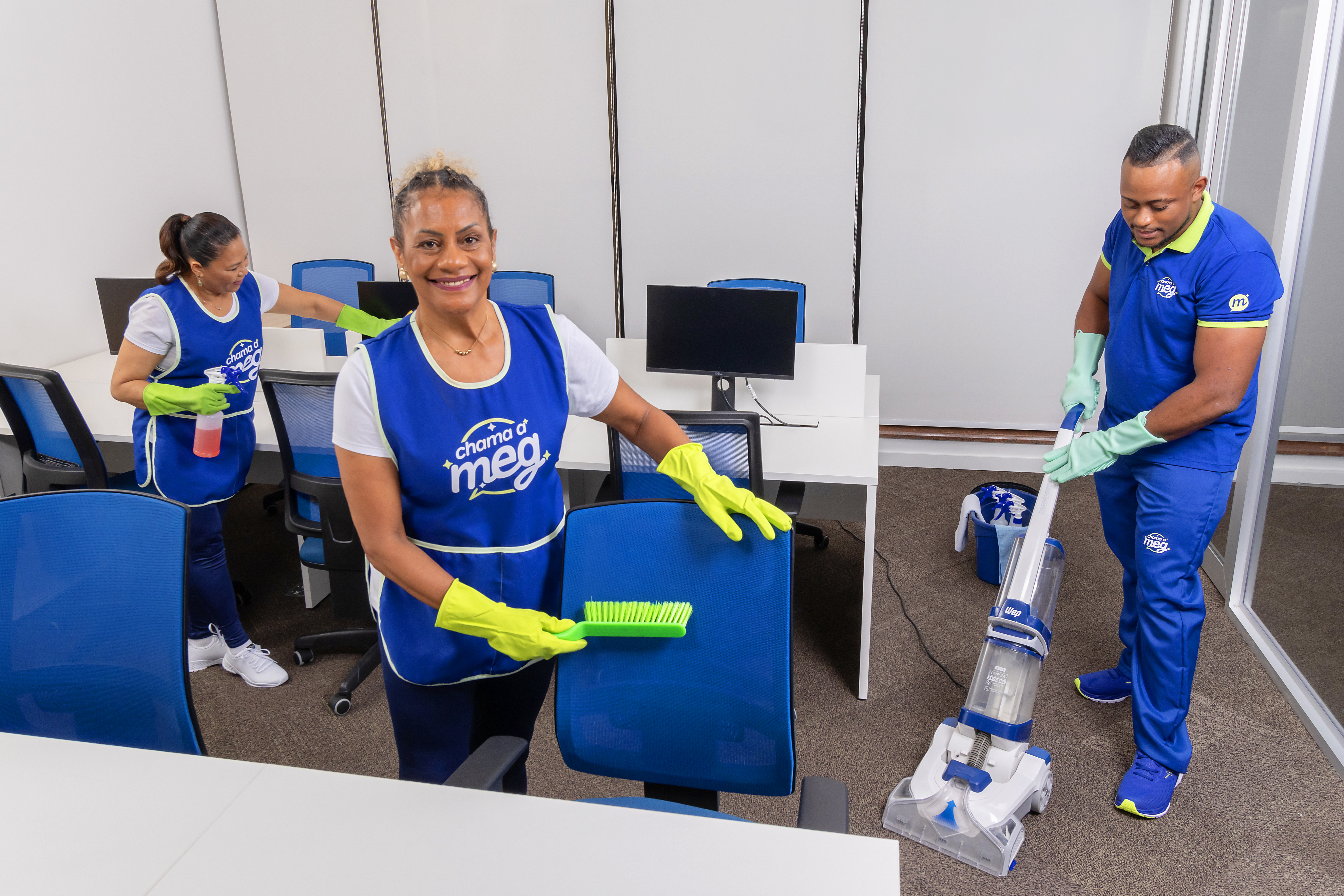 Limpeza corporativa não é despesa. É estratégia de continuidade.