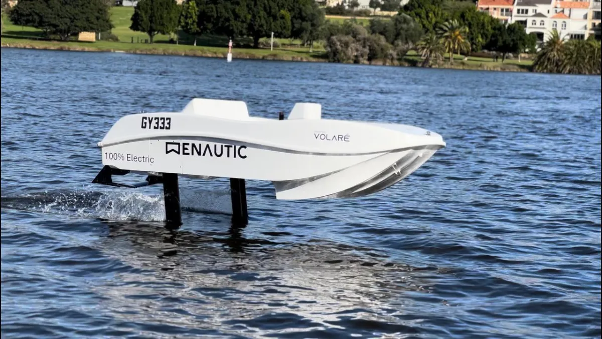 ENAUTIC WaveFlyer VOLARÉ hydrofoil boat gliding on the Swan River