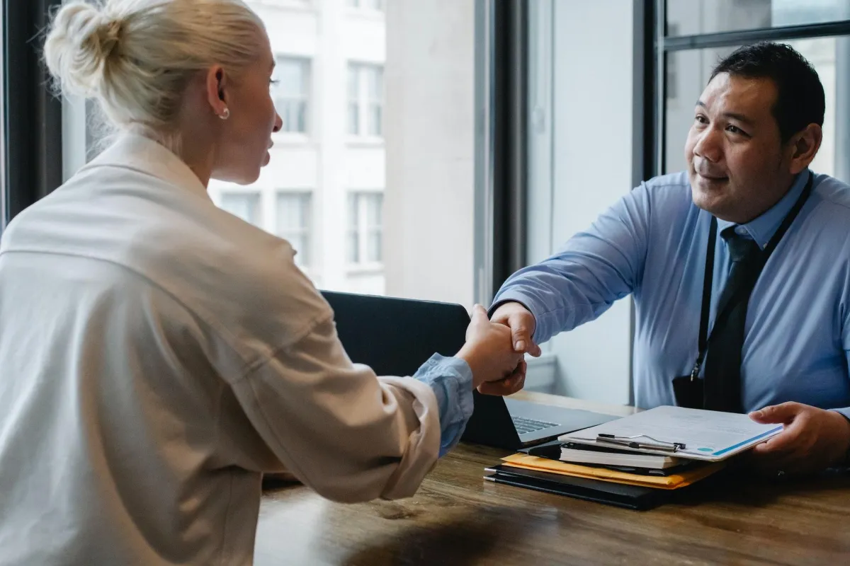VIRTUAL ASSISTANT TEAM: Should you hire one?