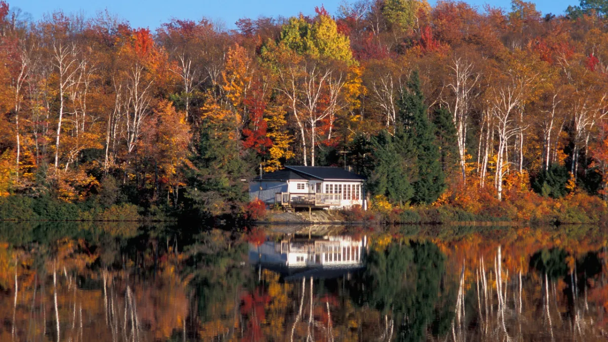 Do Lake Homes Sell in Fall and Winter?
