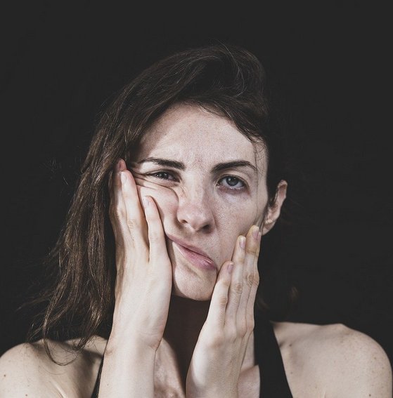 Piacere, corpo e controllo: quando sentire diventa difficile