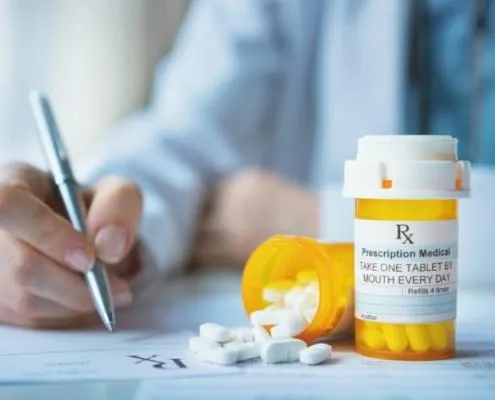 Chiropractic Care vs. Pain Medication: Which Works Better Long-Term?