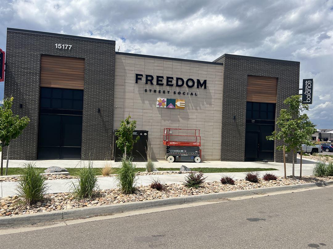 Freedom Street Social: Arvada’s Epic Hangout Where Good Eats Meet Chill Vibes