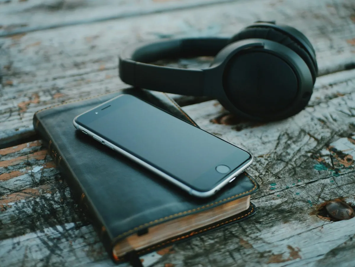 How to Select the Best AI Voice for Your Audiobook