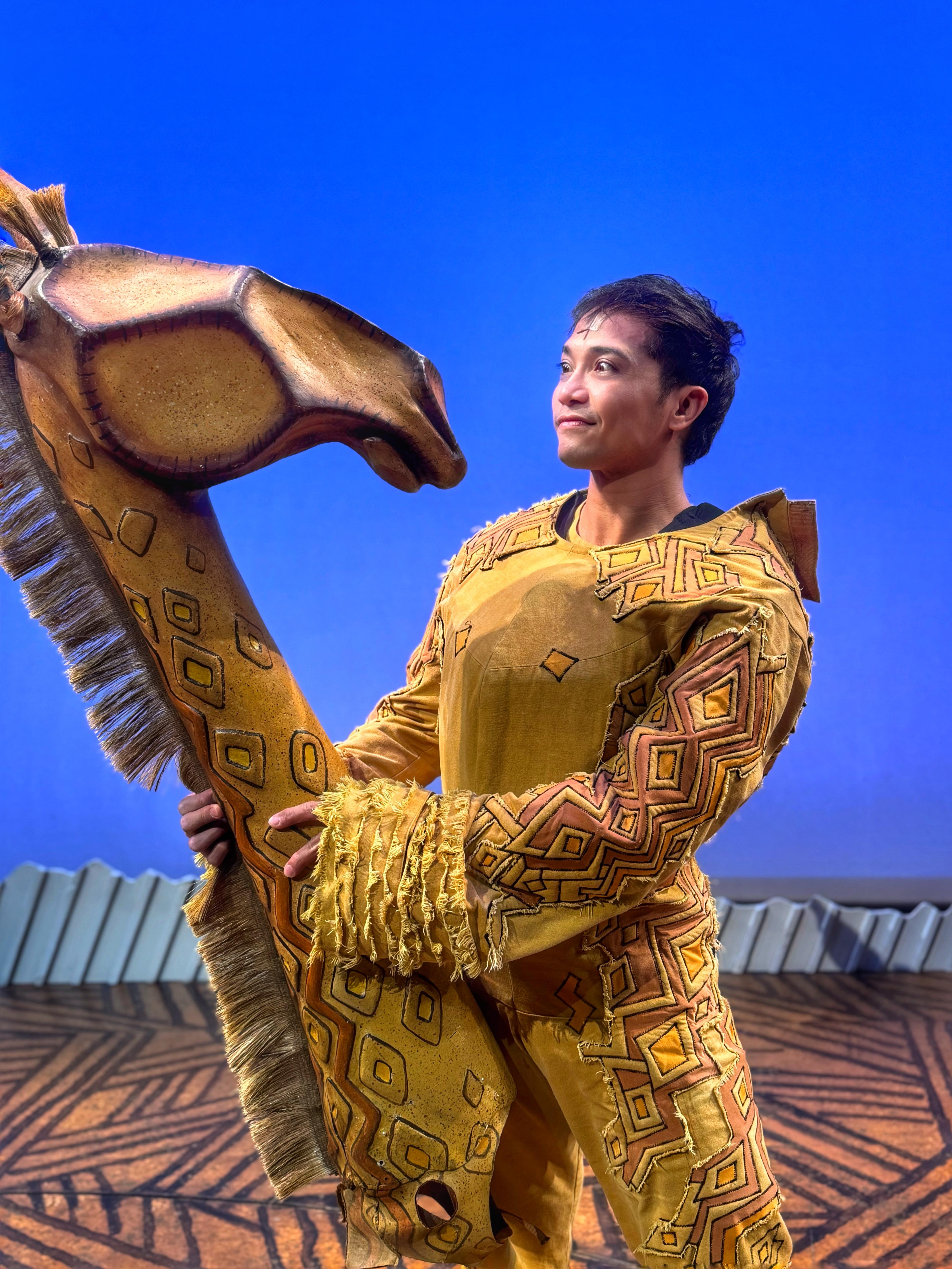 Filipino Performer Erick Arenas Shines In Hamburg’s The Lion King