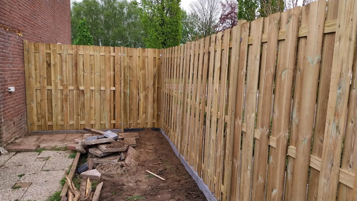 Schutting plaatsen Klus & Bestratingsbedrijf Engelbart