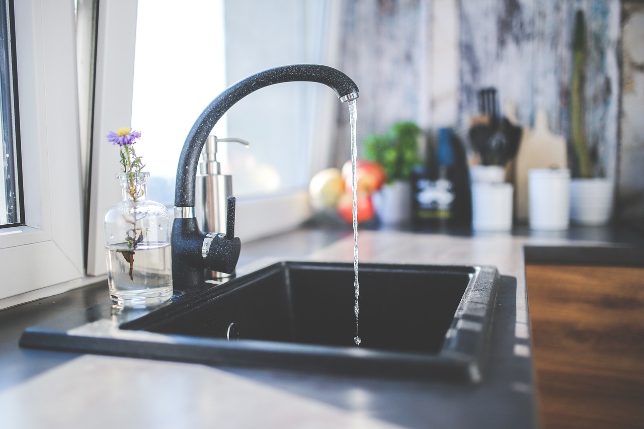 Best Way to Clean Kitchen Sinks and Drains