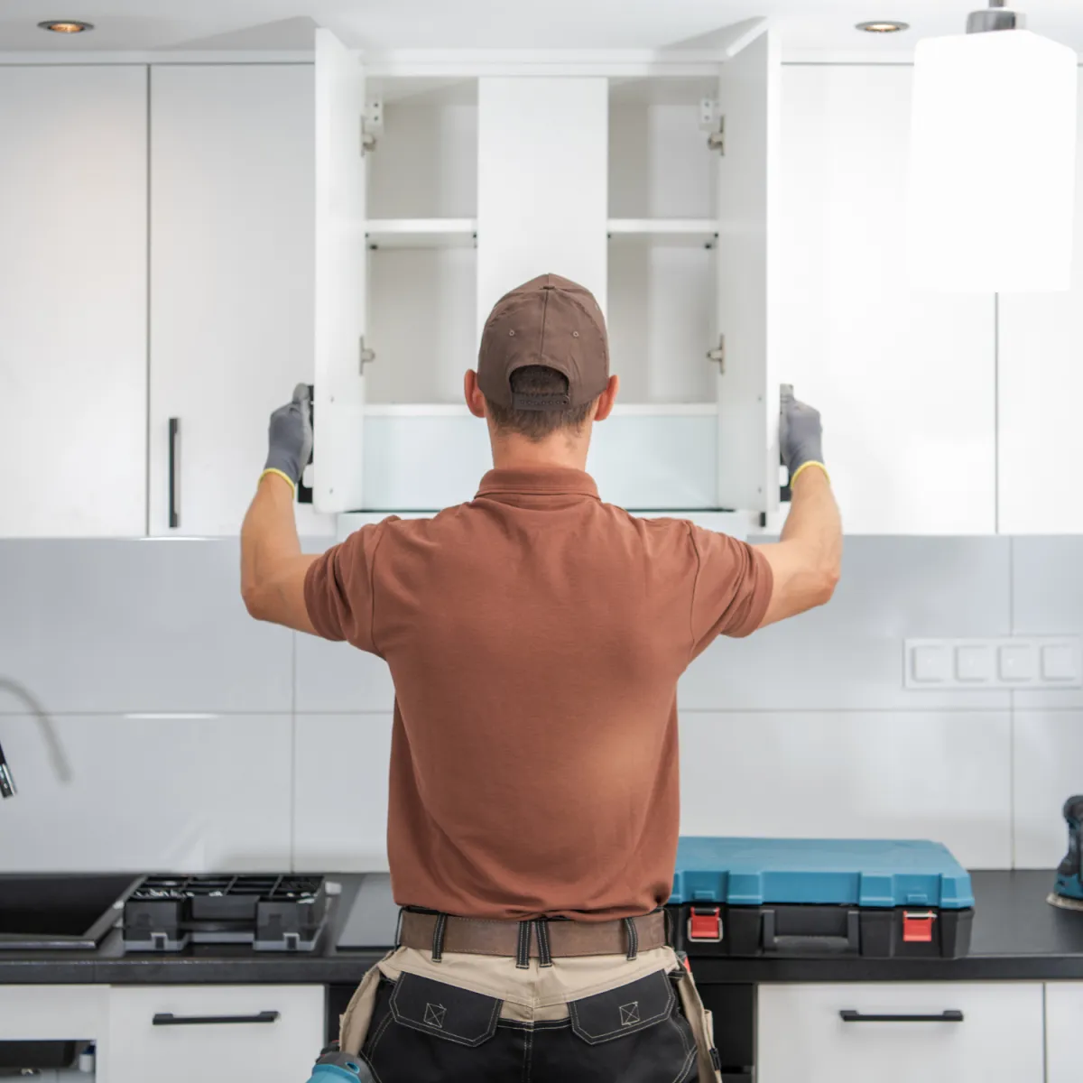 Cabinet Refinishing: A Smart Way to Transform Your Kitchen or Bathroom