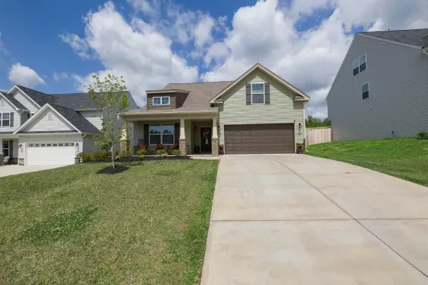 Driveway Pressure Washing Oxford, AL | Super Clean Bins Of Alabama