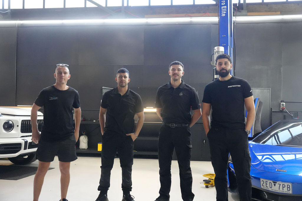 Sydney Pink Slips mechanics team