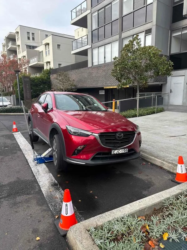 Sydney Pink Slips mobile inspection checking it over