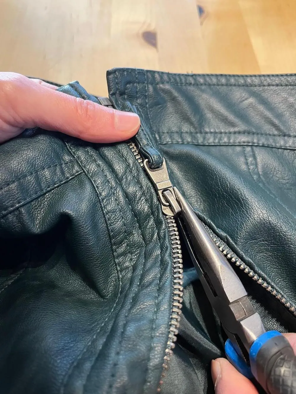 fixing a zipper