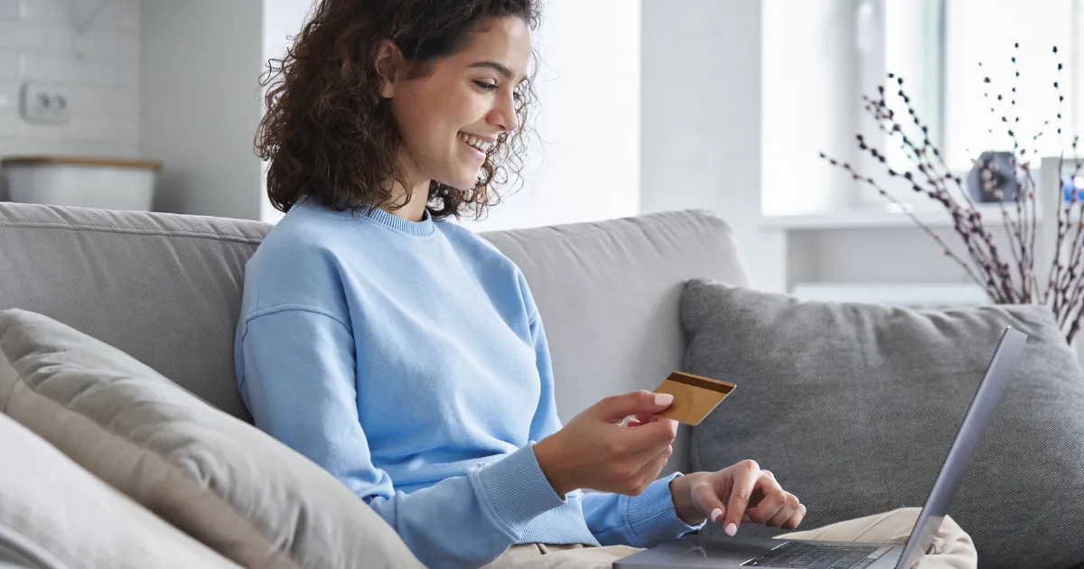 Safe Holiday Shopping Tips to Promote to Your Employees