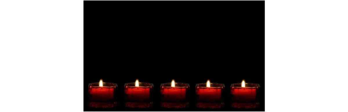 5 red candles