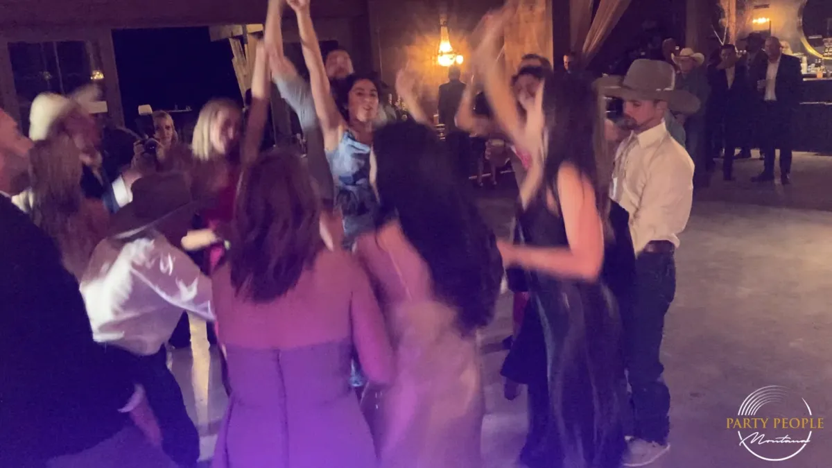 How to Choose the Perfect Last Dance Song to End the Night on a High Note