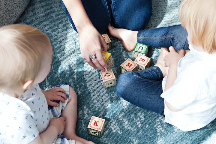 kids playing with blocks