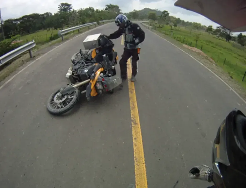 Colombia Motera Juan Pablo Gaviria moto caida