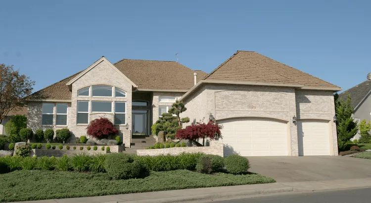 🏡 Think No One’s Buying Homes Right Now? Let’s Talk About That.