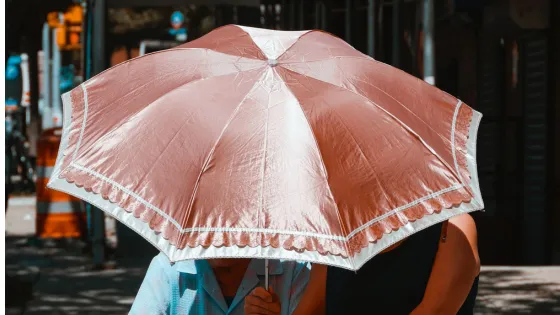 pink umbrella