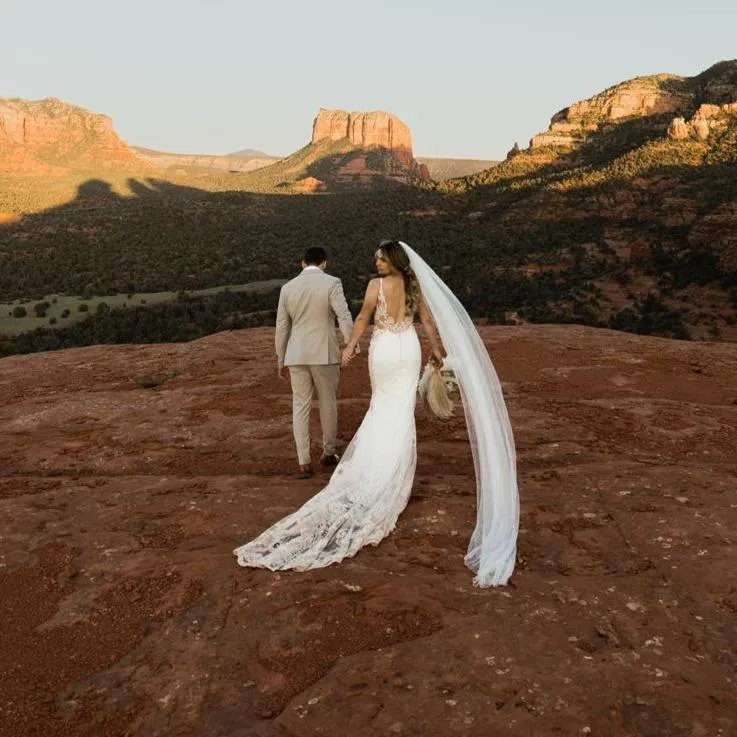 YOUR ULTIMATE GUIDE TO MICRO WEDDINGS