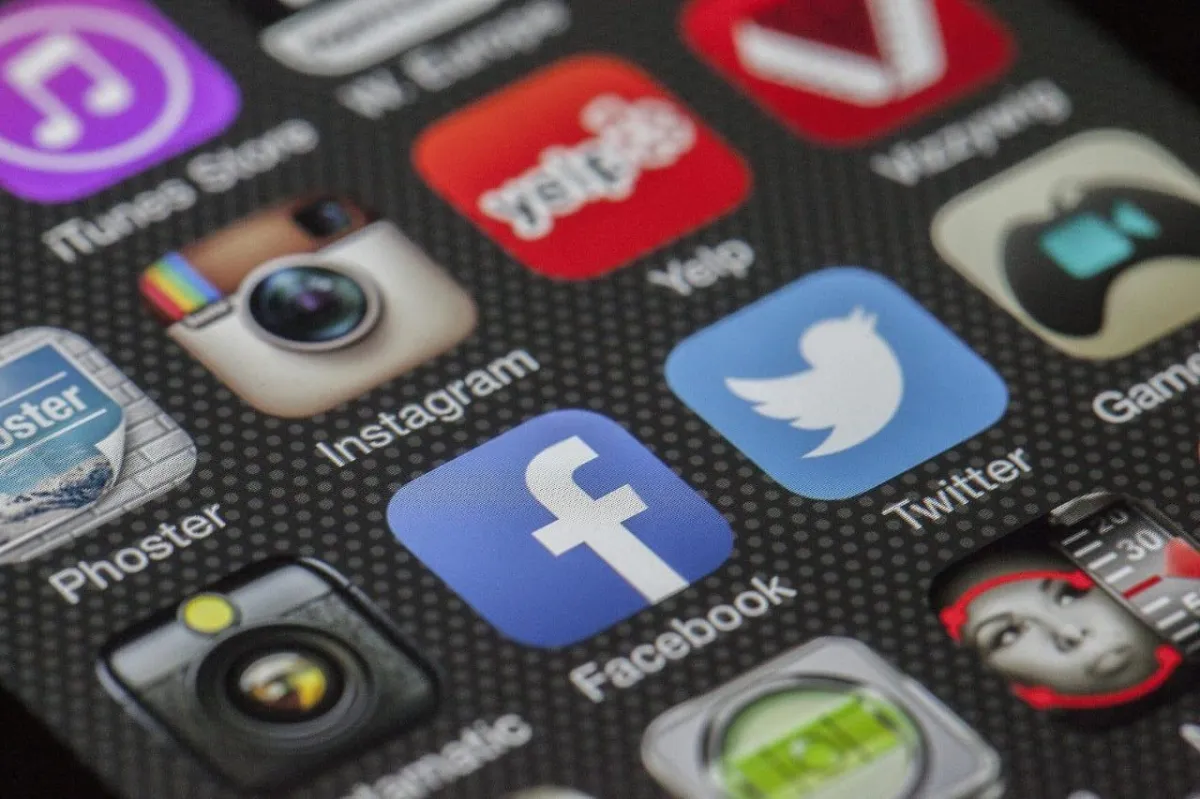 Facebook Ads for Beginners: A Simple Guide to Creating Effective and Affordable Campaigns
