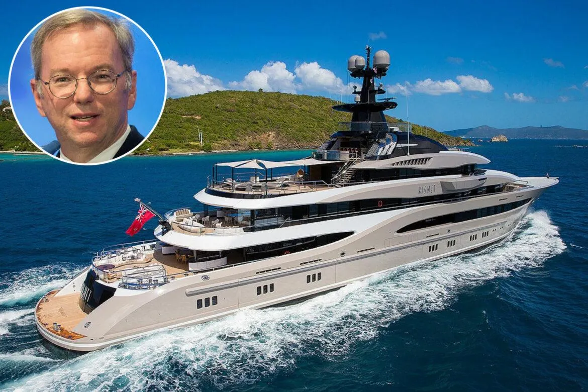 Eric Schmidt Donates Superyacht for Naples Winter Wine Festival