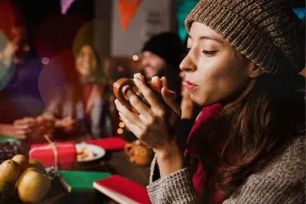 Navidad sin brotes: 5 razones por las que la dermatitis empeora en fiestas (y qué significa)