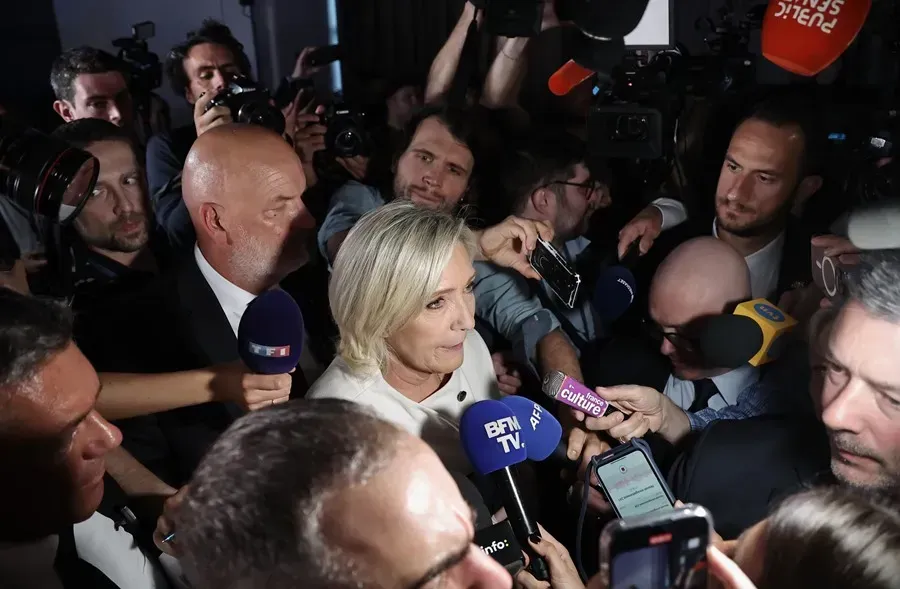 Escándalo en Francia: Fiscalía Investiga Financiación Ilegal en Campaña de Le Pen 2022