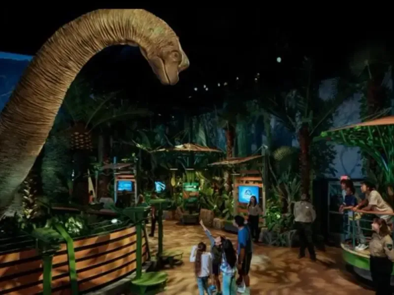 Insólito robo: Desaparece dinosaurio de la exposición Jurassic World en centro comercial de CDMX